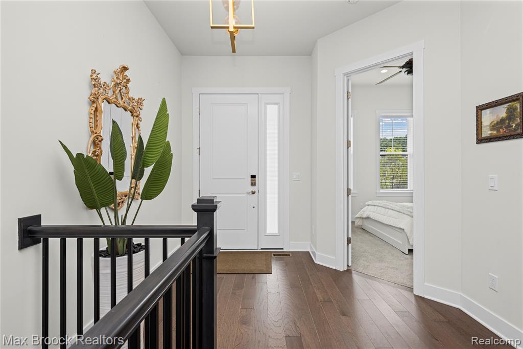 5636 Suffolk Court Property Photo 25