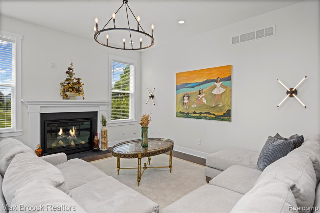 5636 Suffolk Court Property Photo 30