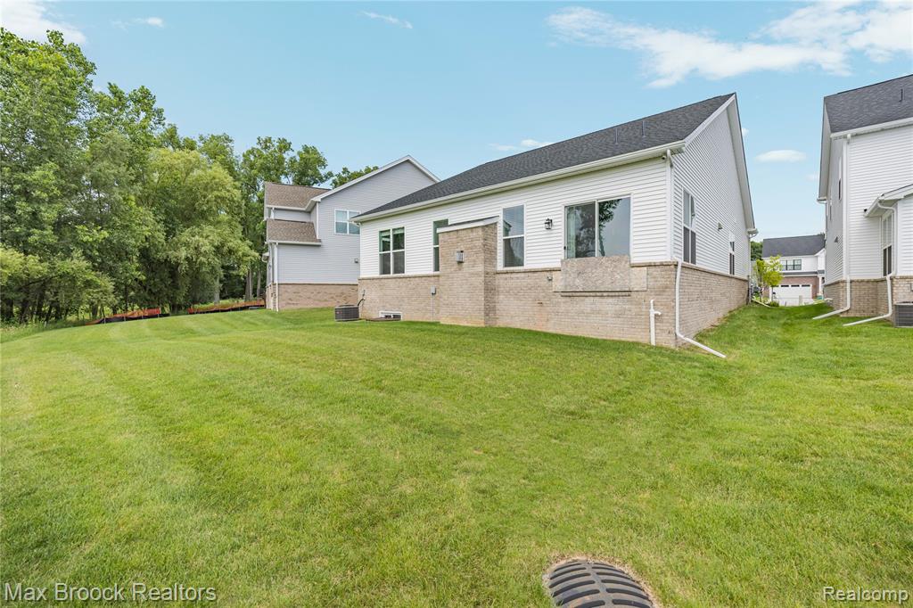 5636 Suffolk Court Property Photo 41