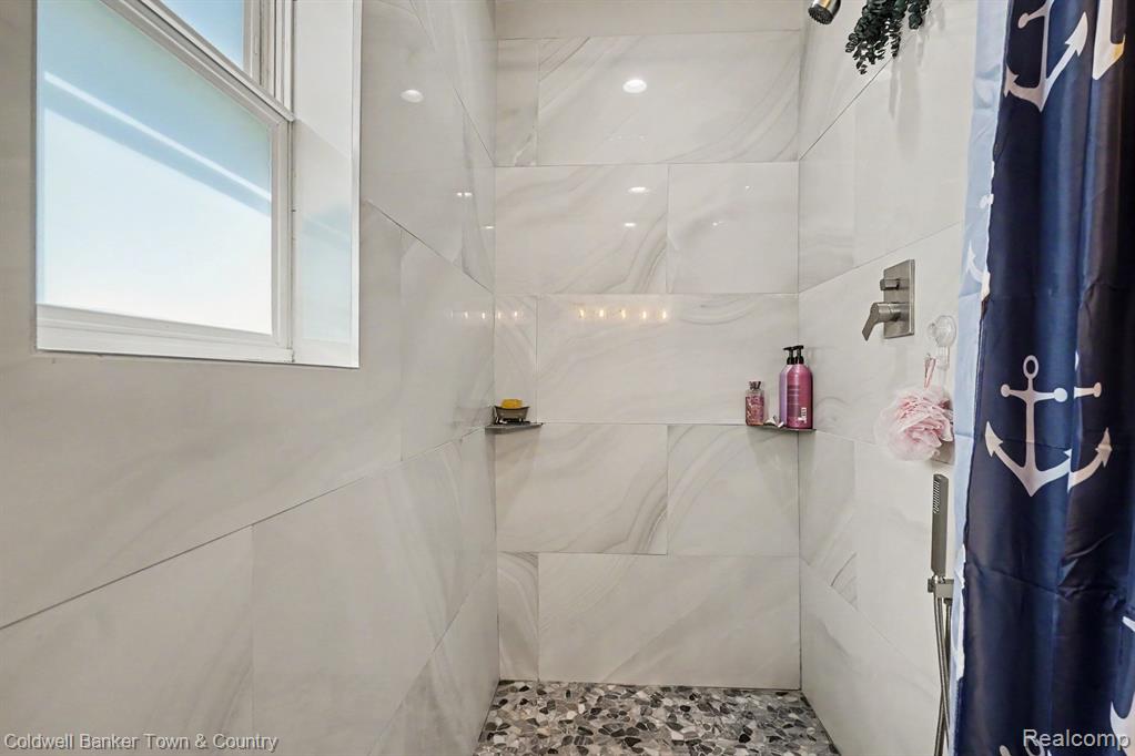 4847 Franklin Street Property Photo 21