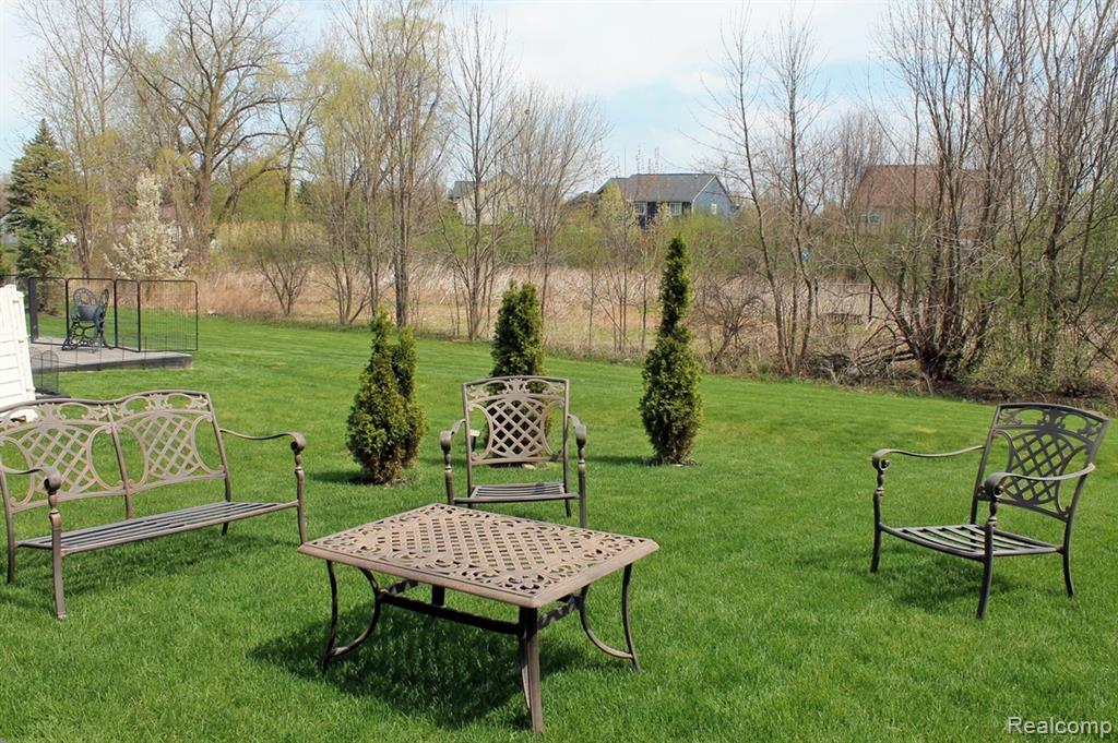 860 Backshore Drive Property Photo 8
