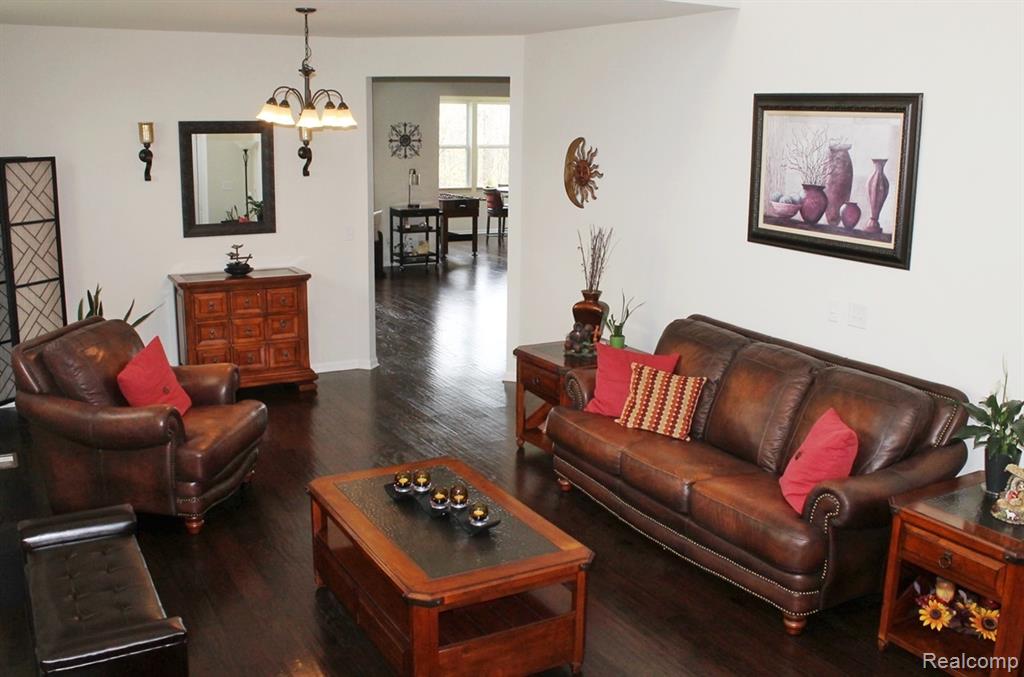 860 Backshore Drive Property Photo 11