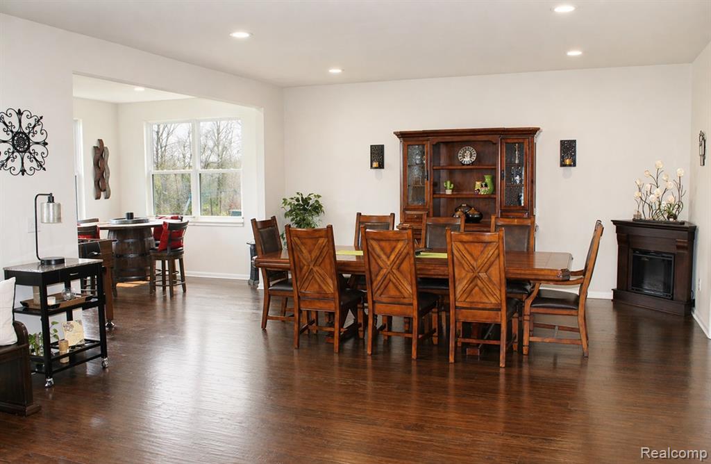 860 Backshore Drive Property Photo 17