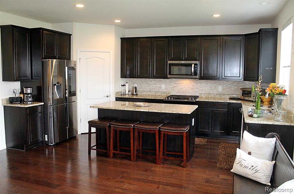 860 Backshore Drive Property Photo 28