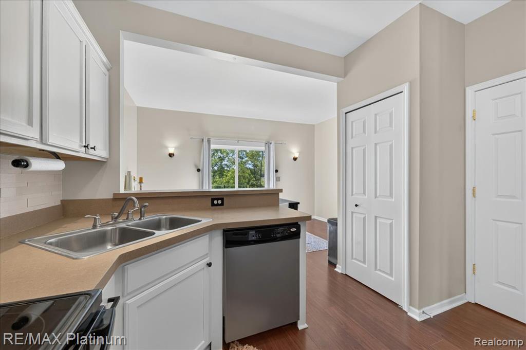 1602 Pinecroft Ln. Property Photo 6