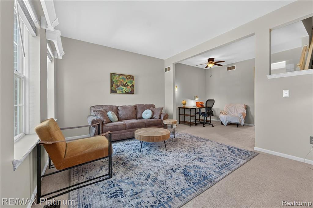 1602 Pinecroft Ln. Property Photo 13
