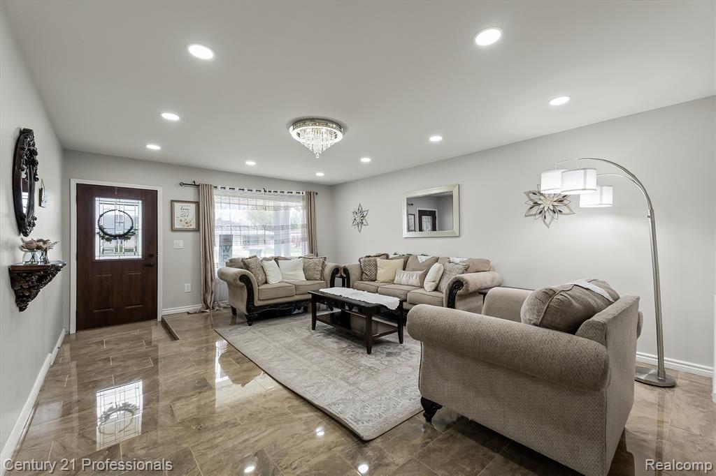37010 Calka Drive Property Photo 2