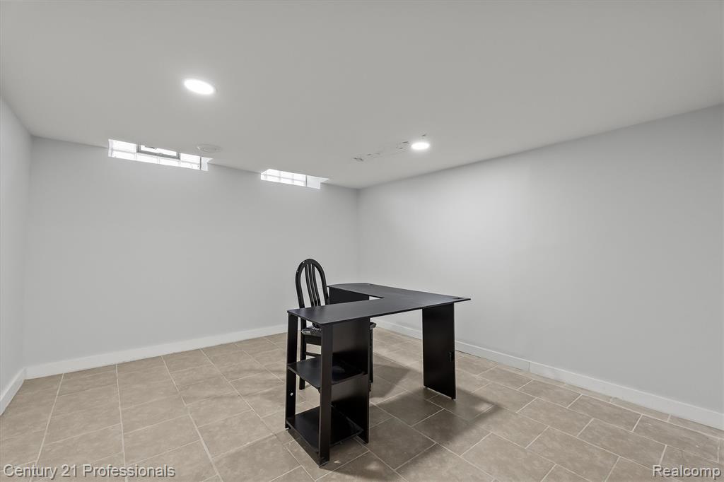 37010 Calka Drive Property Photo 23