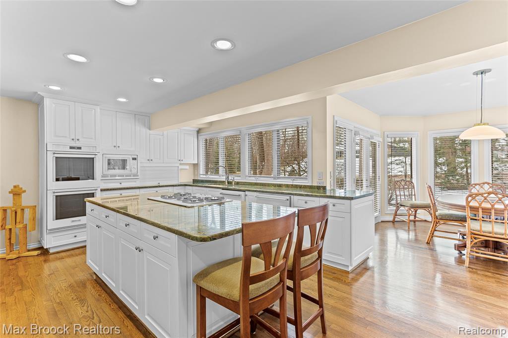 25933 Hersheyvale Drive Property Photo 6