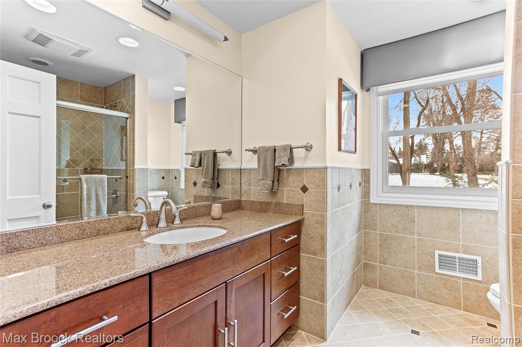 25933 Hersheyvale Drive Property Photo 24