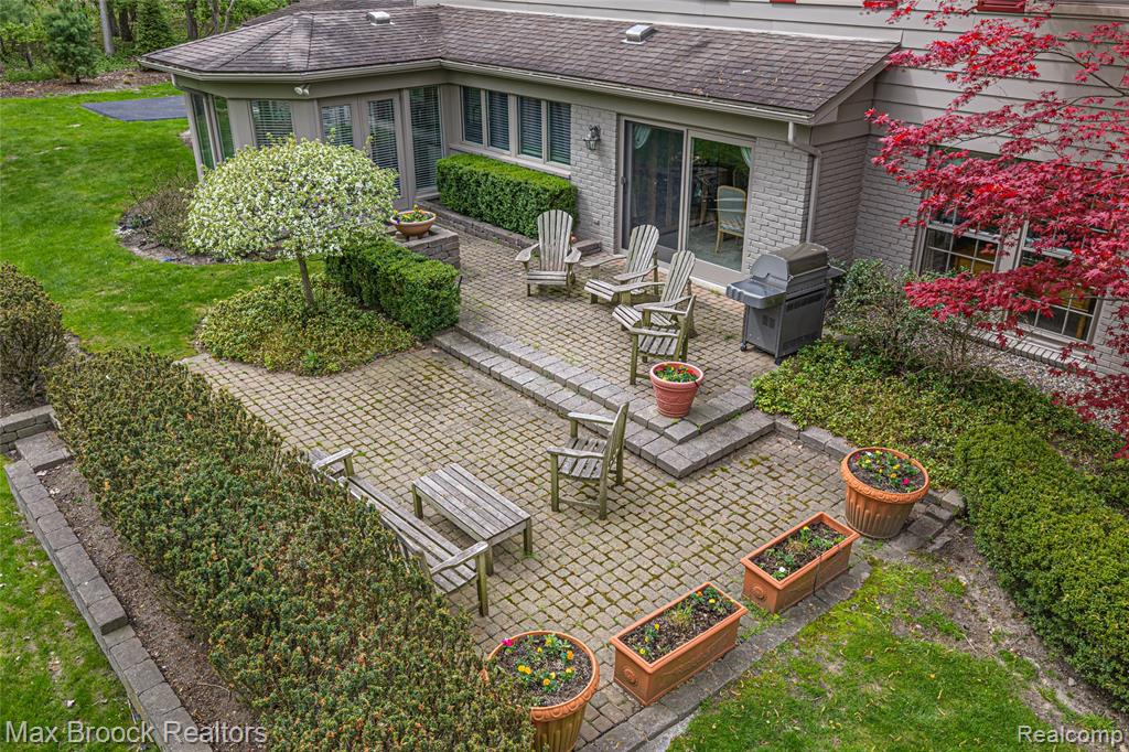 25933 Hersheyvale Drive Property Photo 25