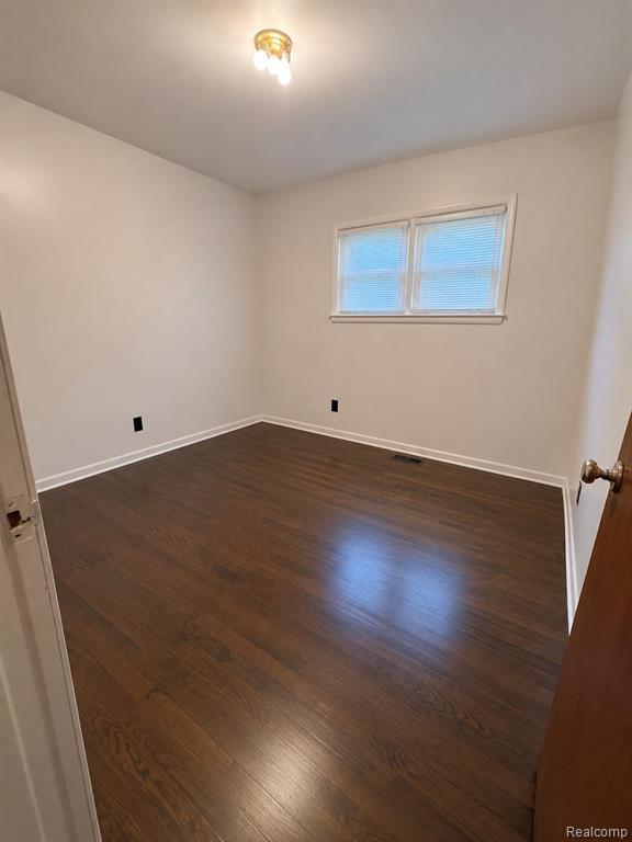 3441 E Maple Avenue Property Photo 8