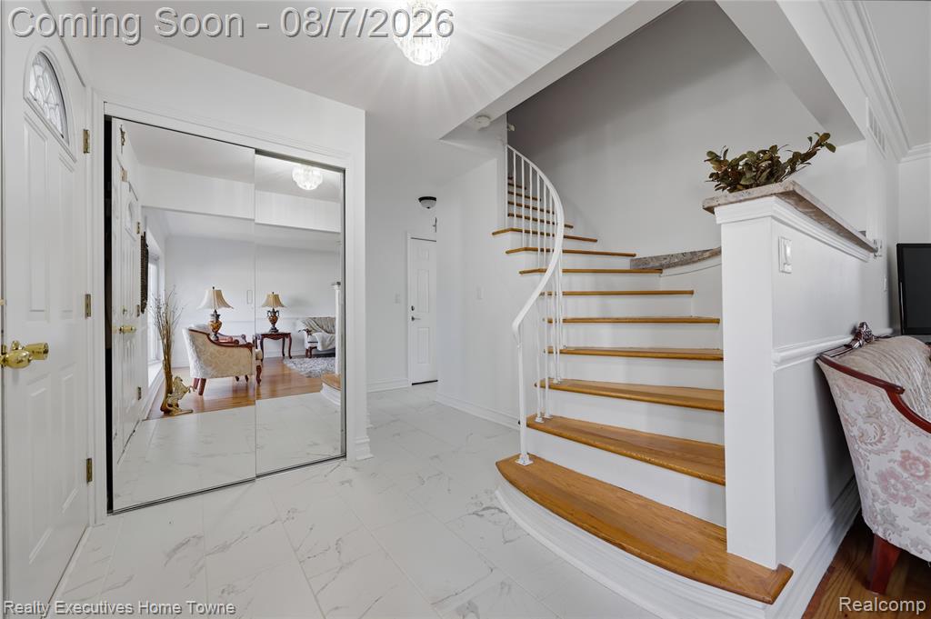 2986 Groves Drive Property Photo 5