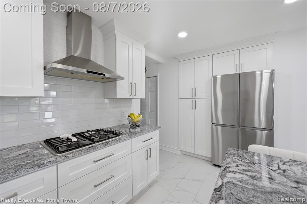 2986 Groves Drive Property Photo 10