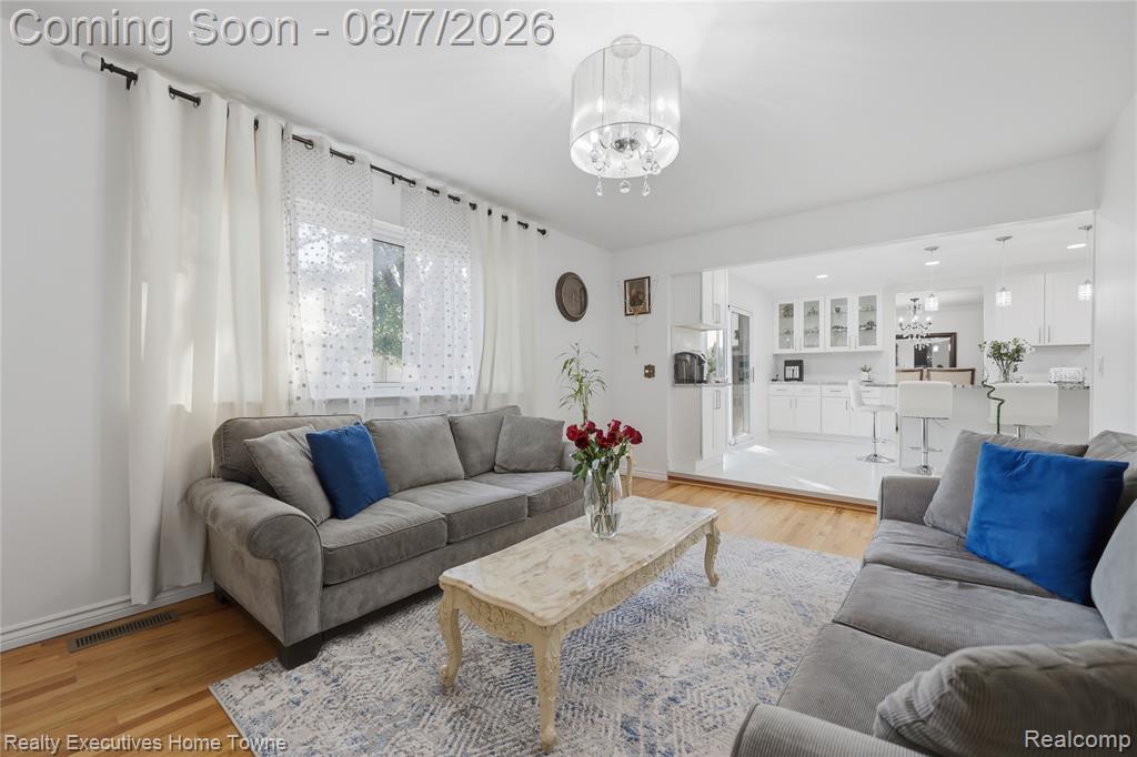 2986 Groves Drive Property Photo 15
