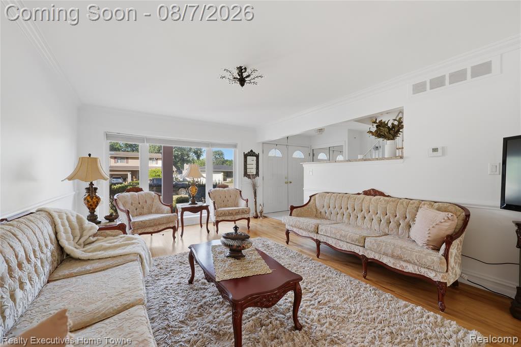 2986 Groves Drive Property Photo 18