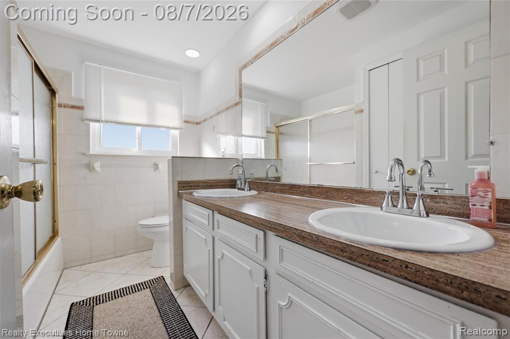 2986 Groves Drive Property Photo 24