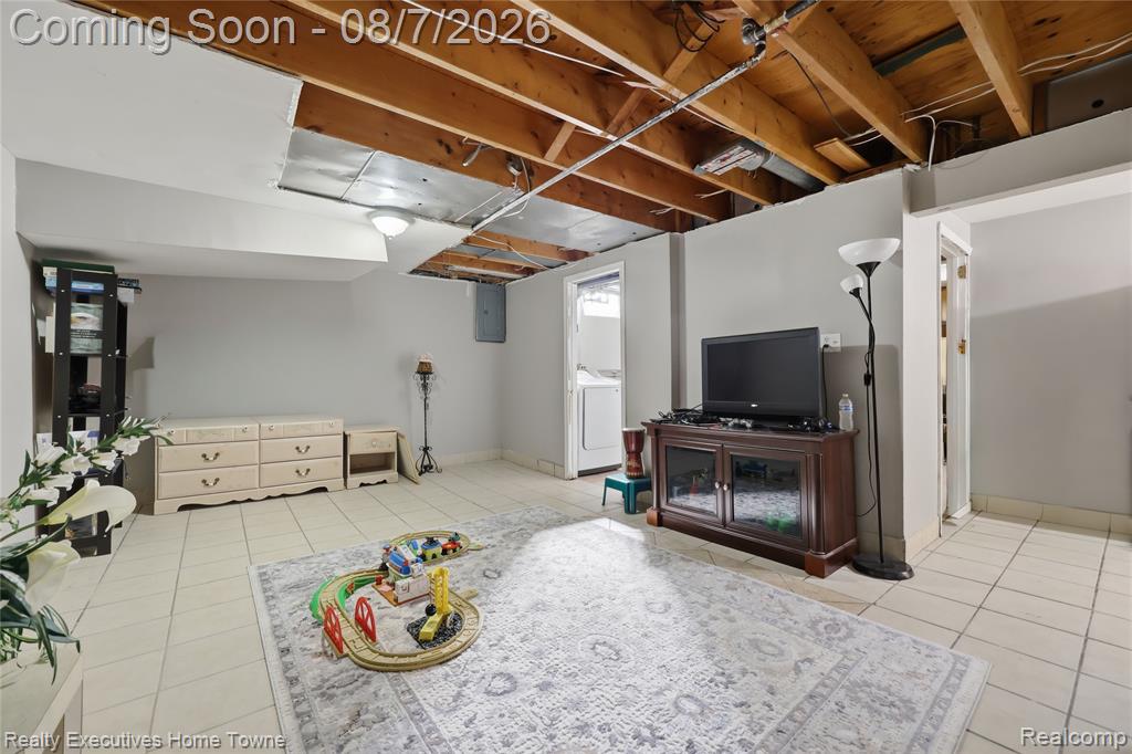 2986 Groves Drive Property Photo 32
