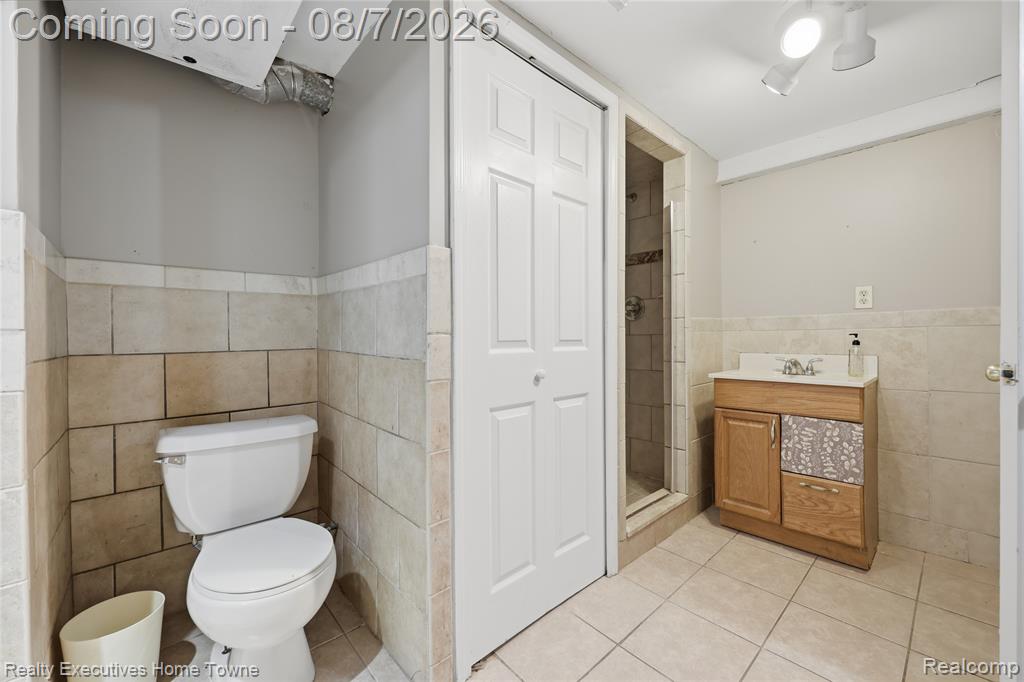 2986 Groves Drive Property Photo 36