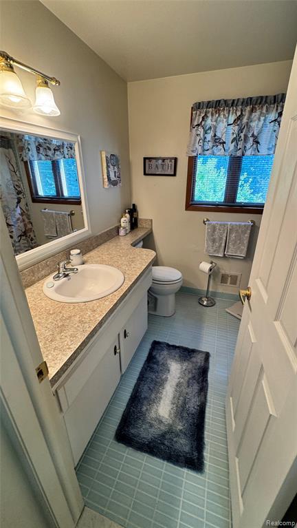 37021 Charter Oaks Boulevard Property Photo 13
