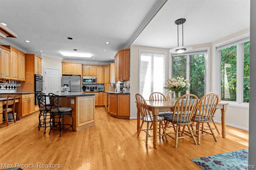 30065 Cheviot Hills Drive Property Photo 7