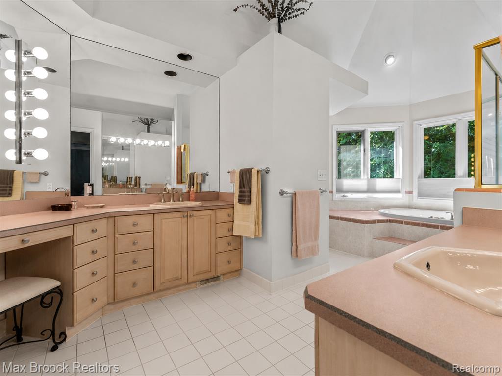 30065 Cheviot Hills Drive Property Photo 21