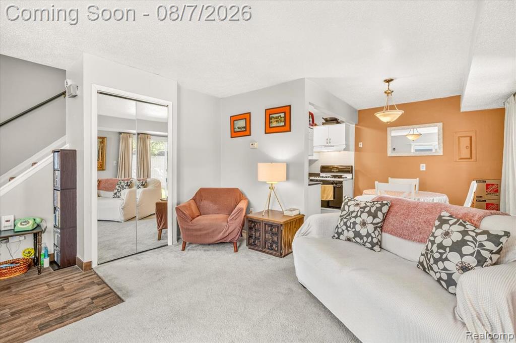 41282 N Woodbury Green Drive Property Photo 4