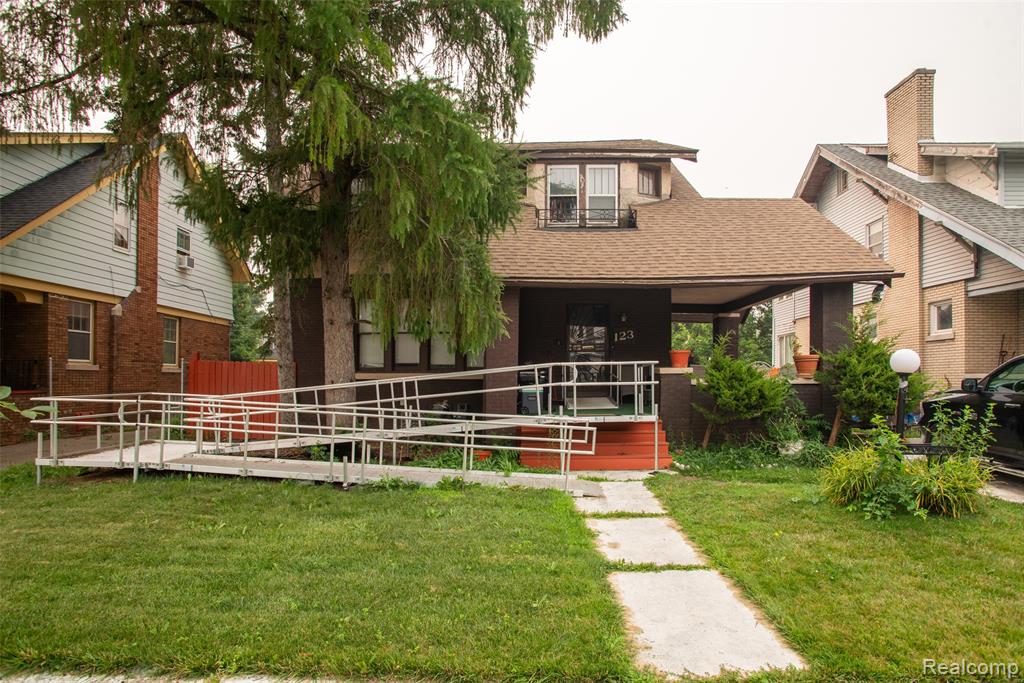 123 Moss Street Property Photo 1