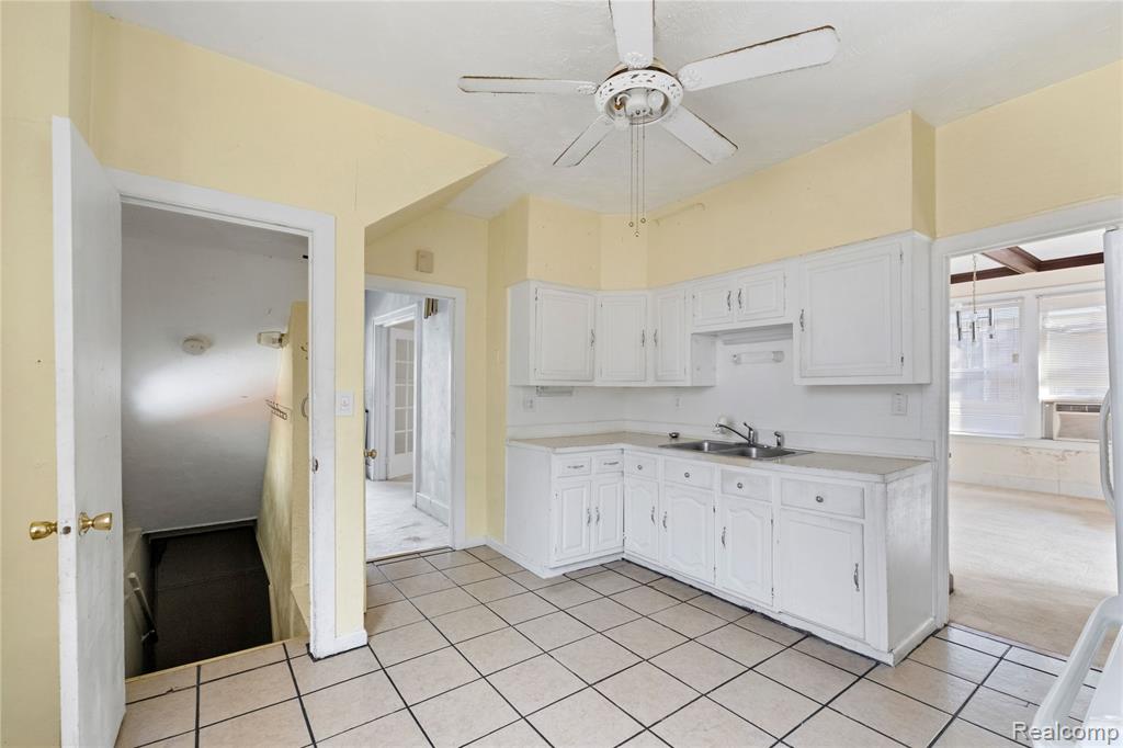 123 Moss Street Property Photo 13