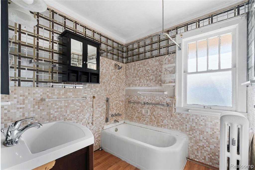 123 Moss Street Property Photo 23