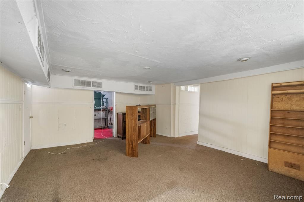 123 Moss Street Property Photo 32