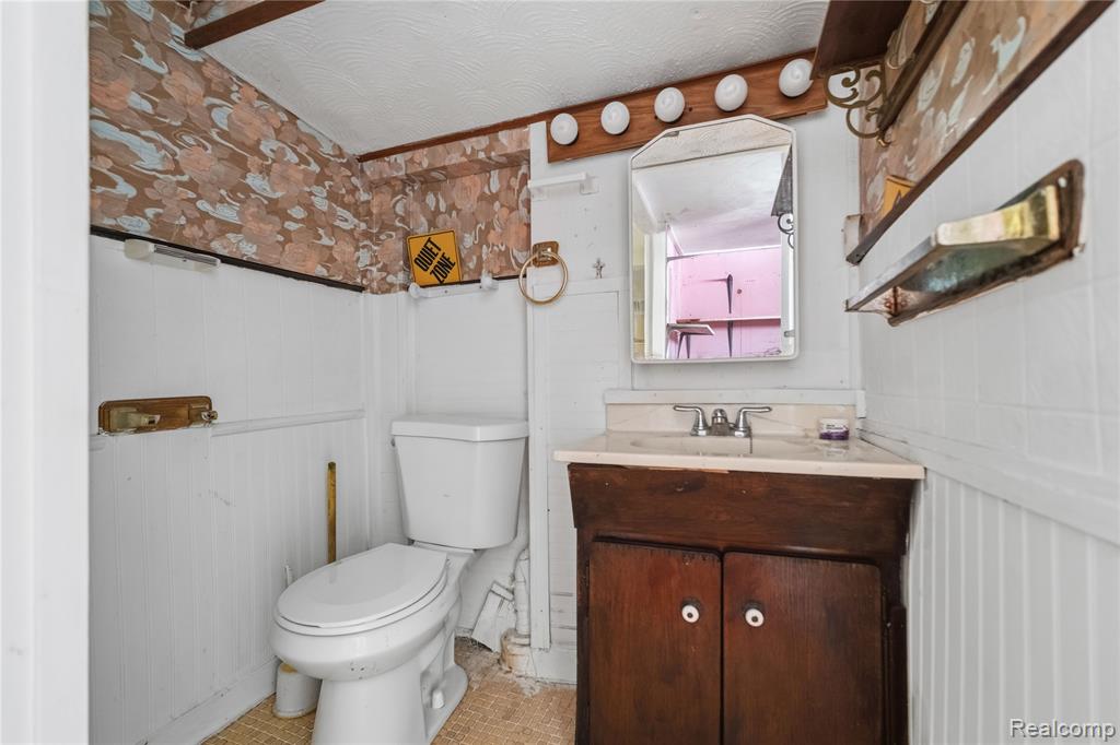 123 Moss Street Property Photo 35