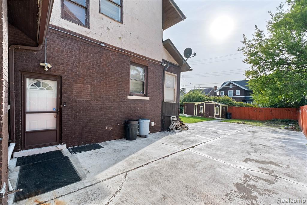 123 Moss Street Property Photo 37
