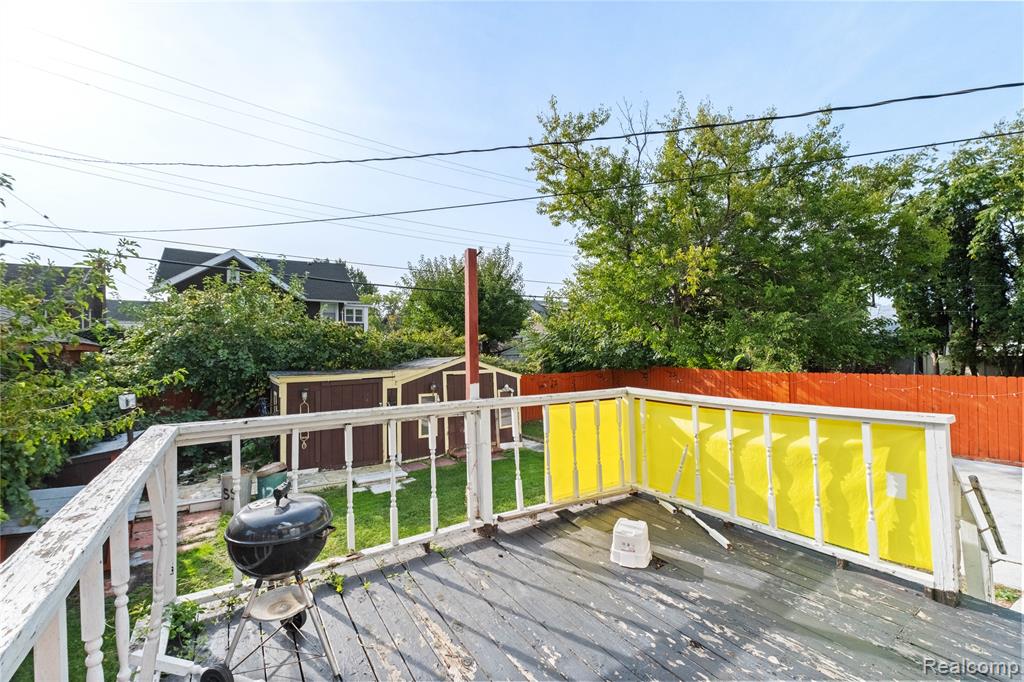 123 Moss Street Property Photo 39