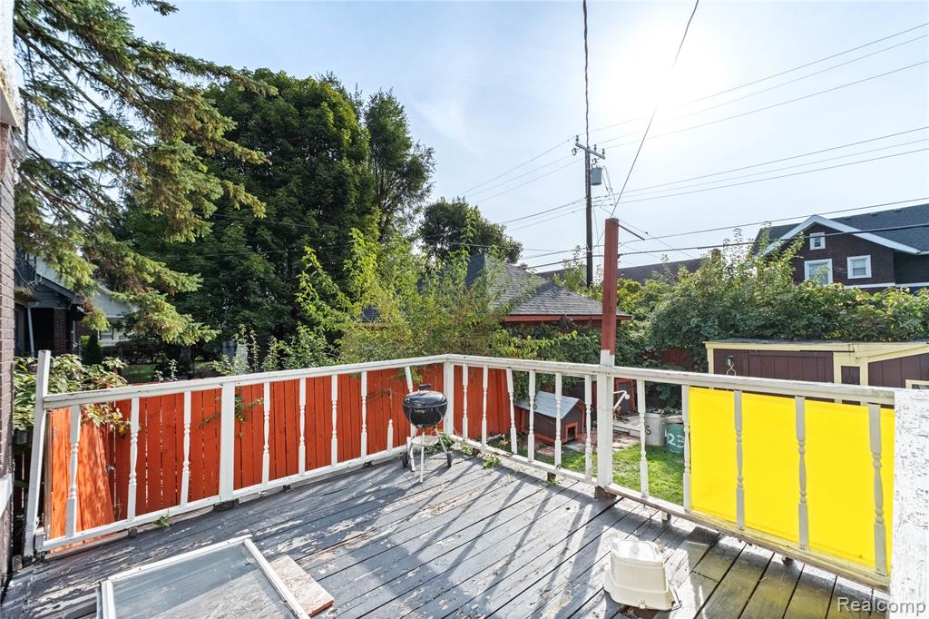 123 Moss Street Property Photo 40