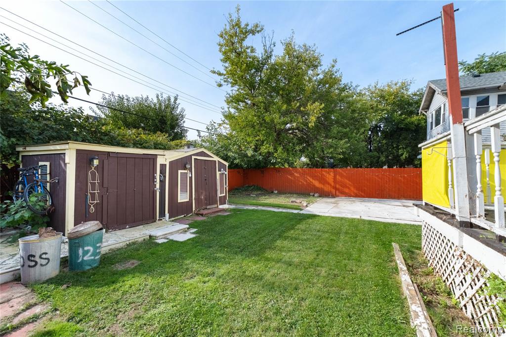 123 Moss Street Property Photo 41