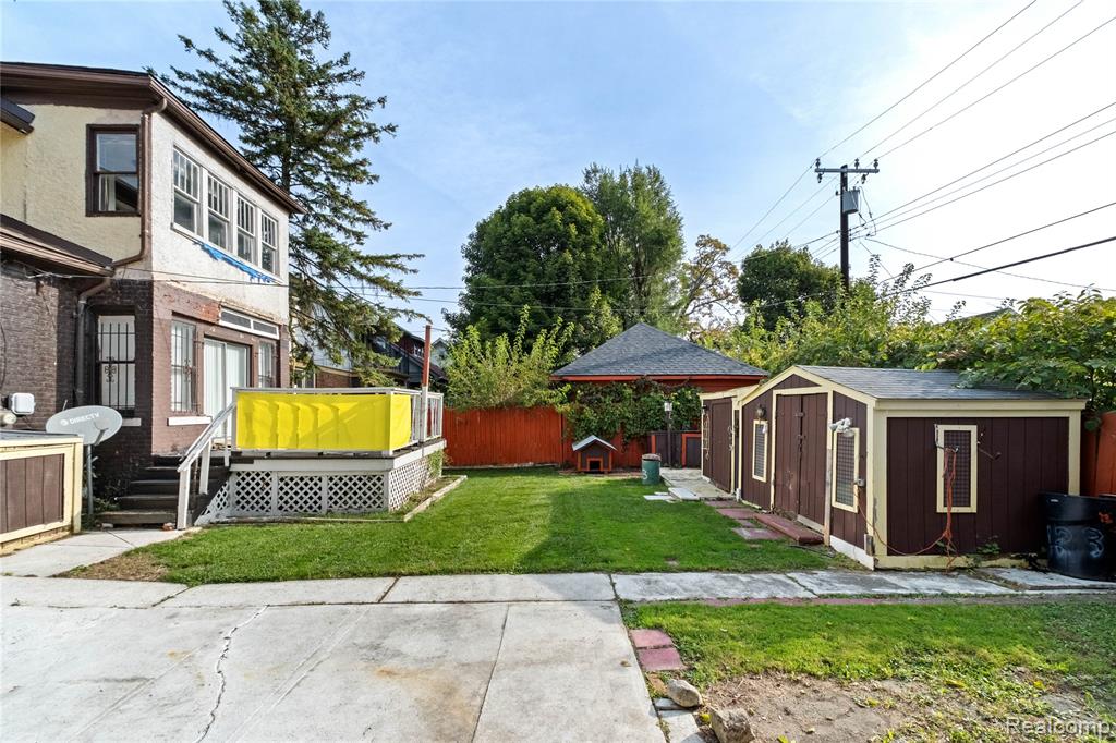 123 Moss Street Property Photo 42