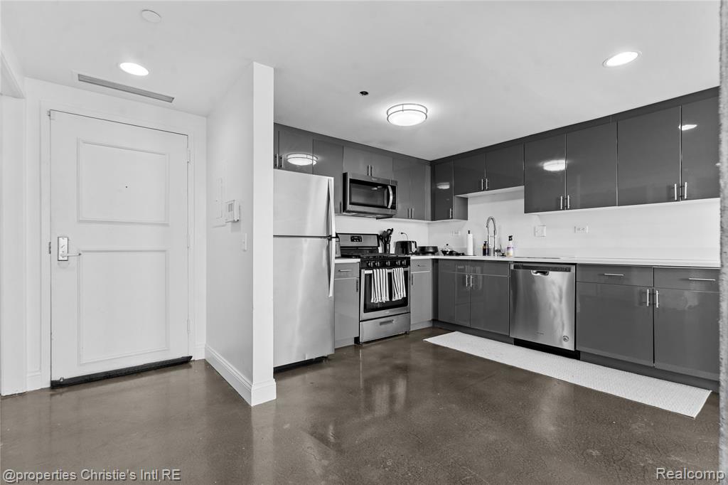 3320 Spinnaker Lane Property Photo 3