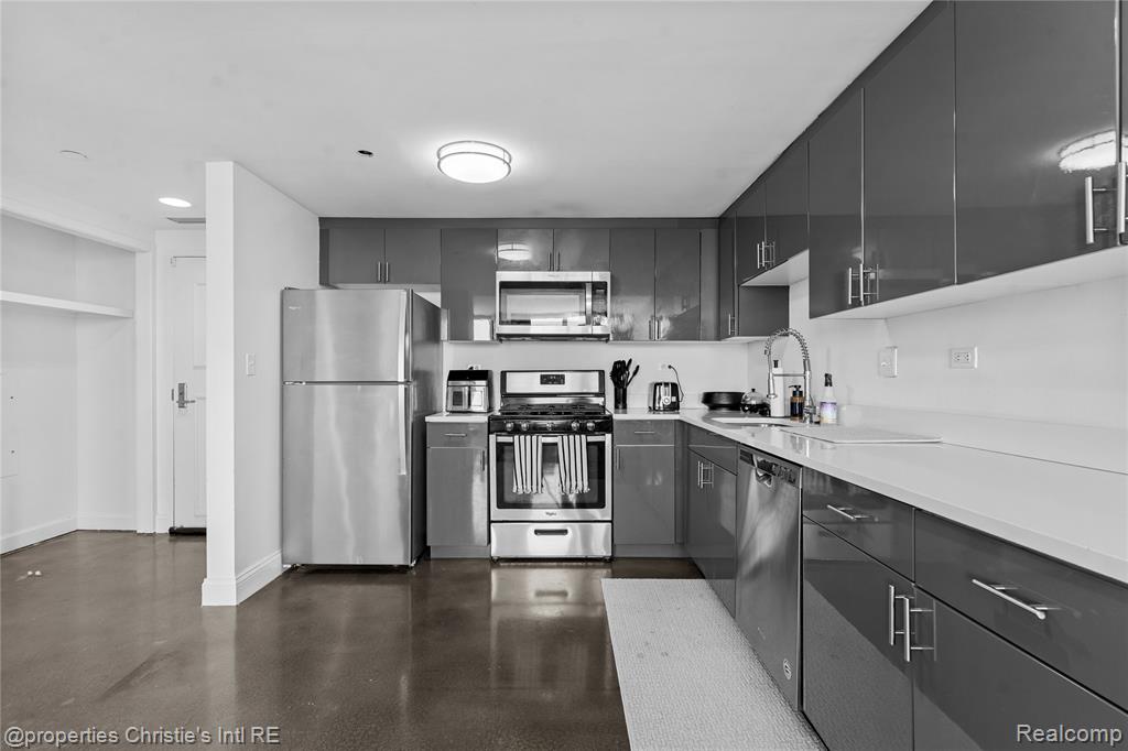3320 Spinnaker Lane Property Photo 4