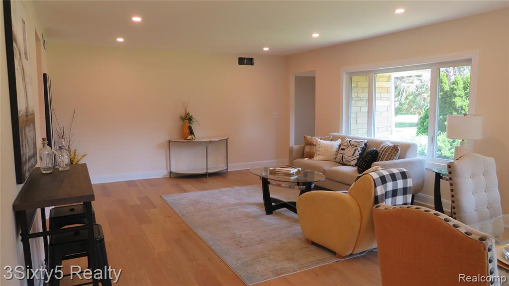 16558 Haggerty Road Property Photo 7