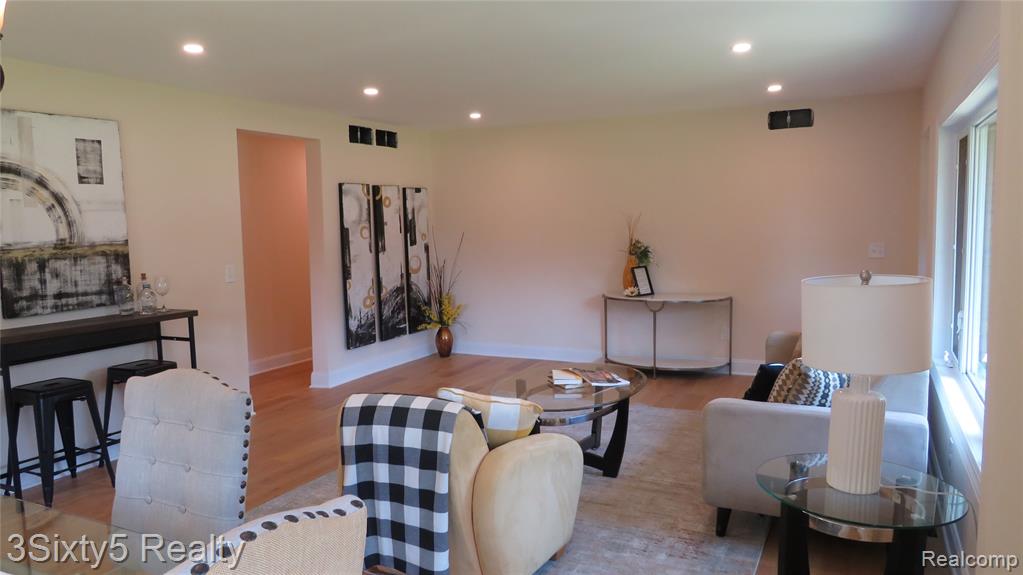 16558 Haggerty Road Property Photo 8