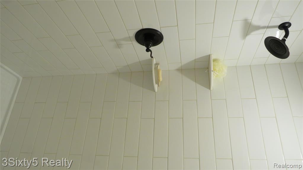 16558 Haggerty Road Property Photo 21