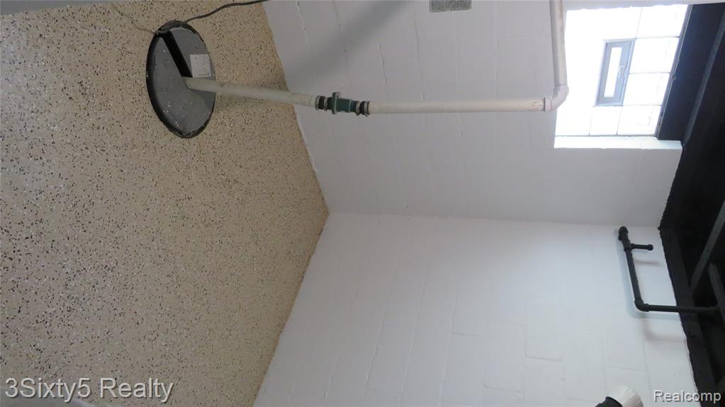 16558 Haggerty Road Property Photo 31