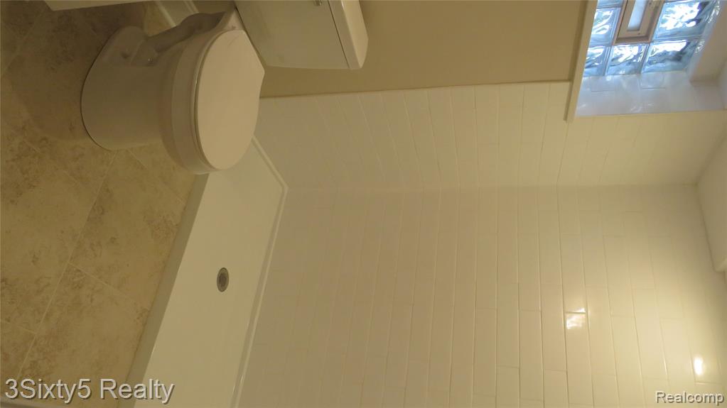 16558 Haggerty Road Property Photo 36