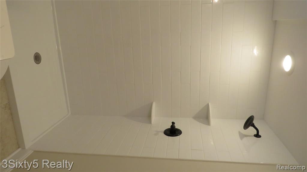 16558 Haggerty Road Property Photo 37