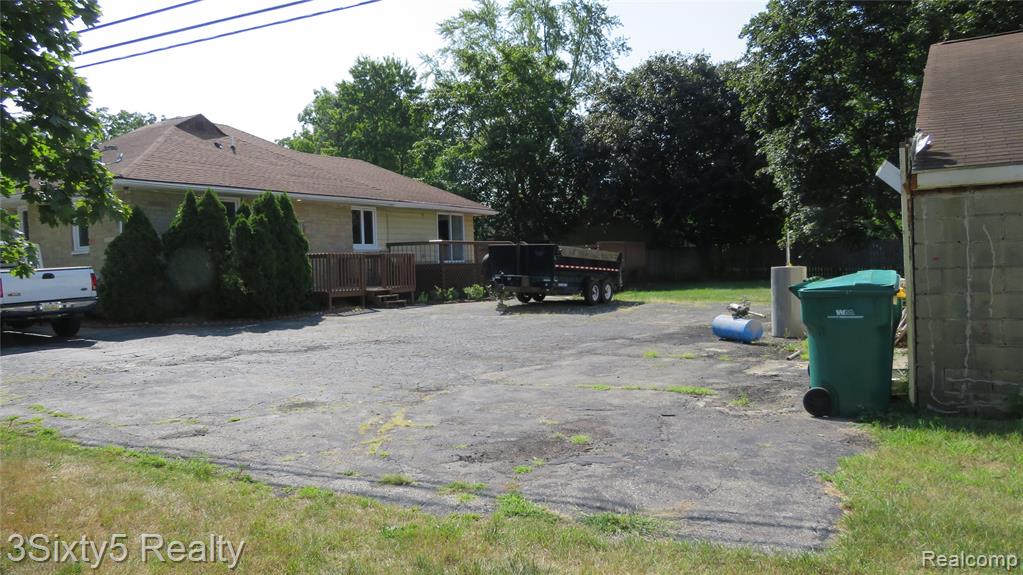 16558 Haggerty Road Property Photo 49
