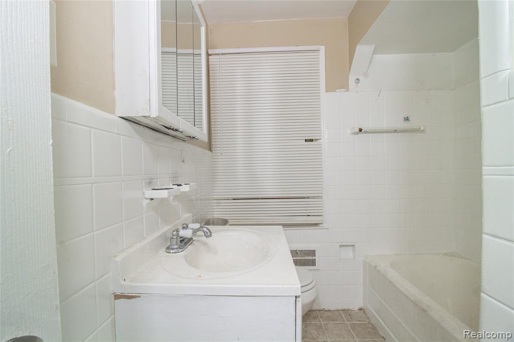 13104 Longview Street Property Photo 9