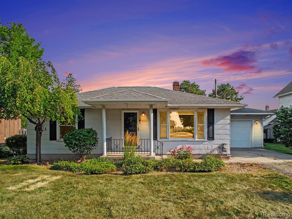 9572 Saginaw Street Property Photo 1