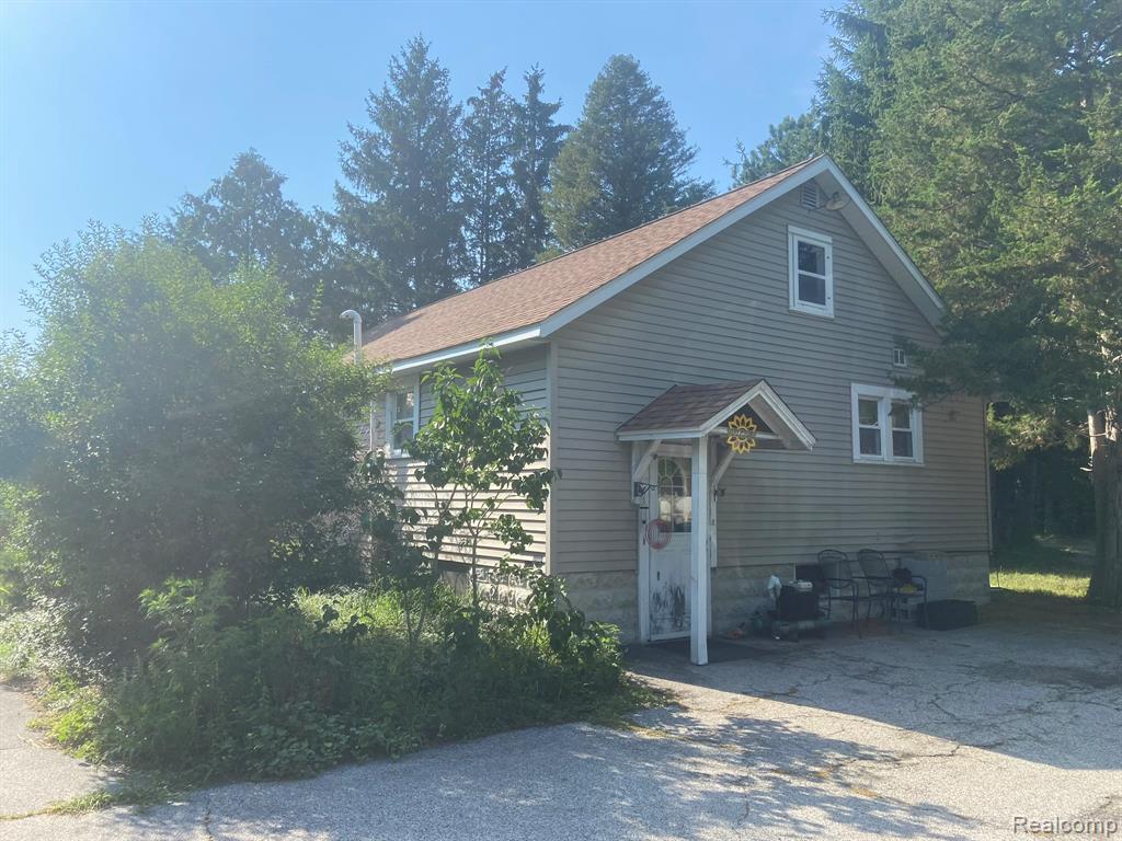 10704 N Us Highway 31 Property Photo 2