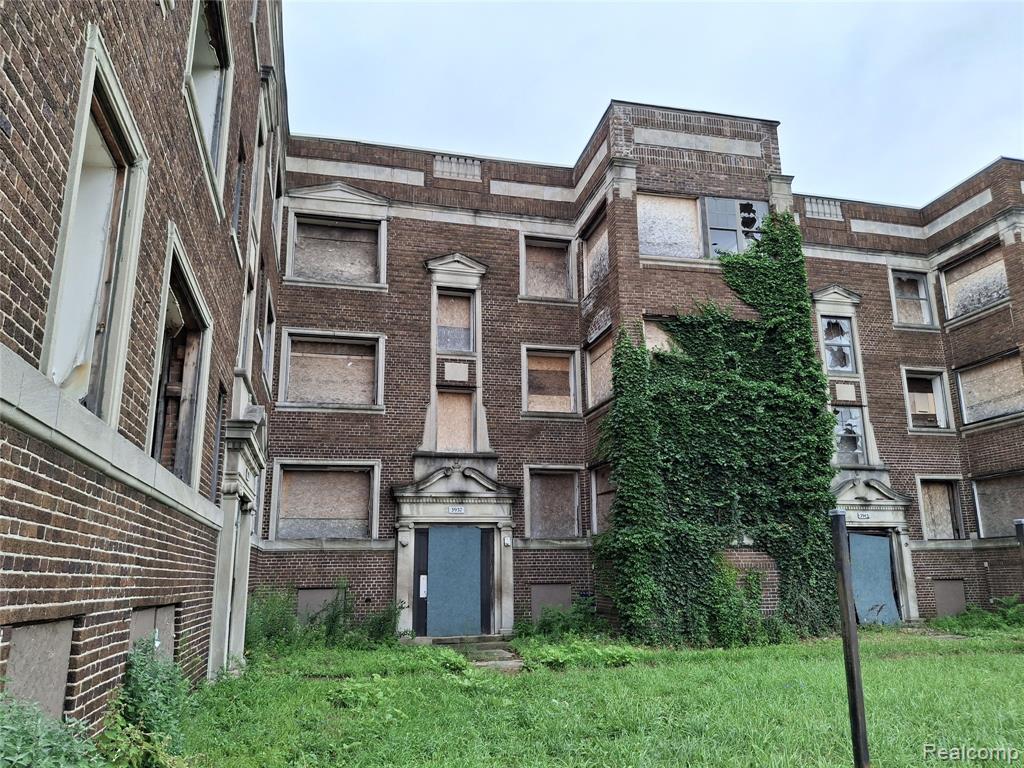 3931 Mcgraw Street Property Photo 5